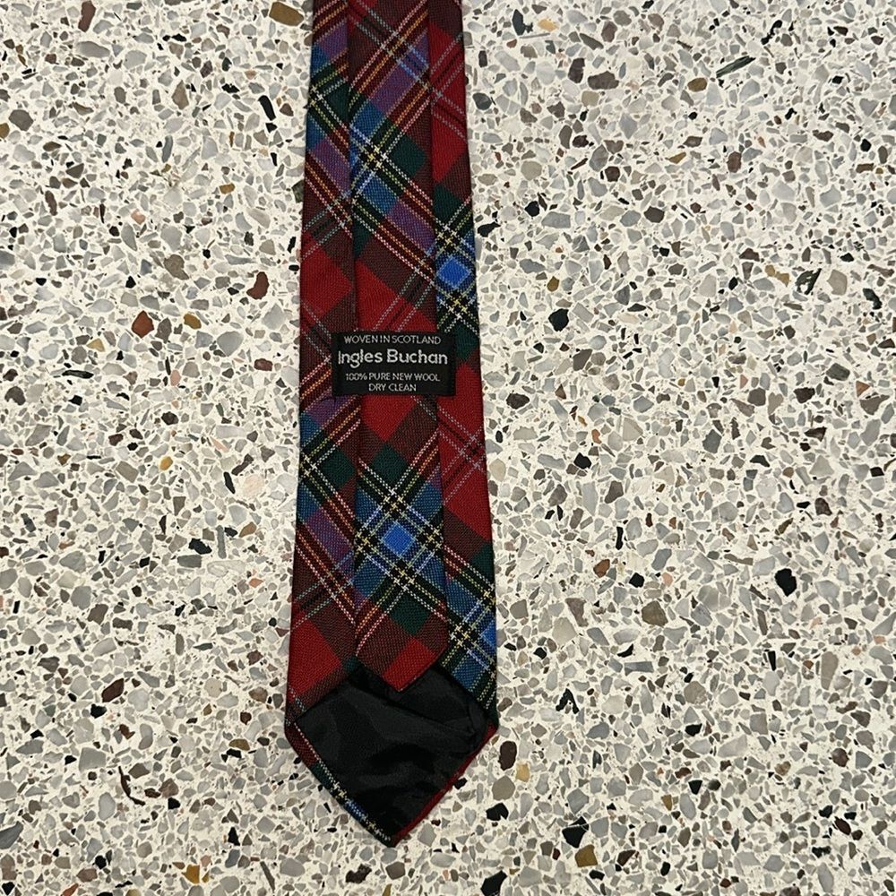 Vintage Scotland Ingles Buchan tartan red plaid holiday 100% new wool neck tie - Picture 3 of 5